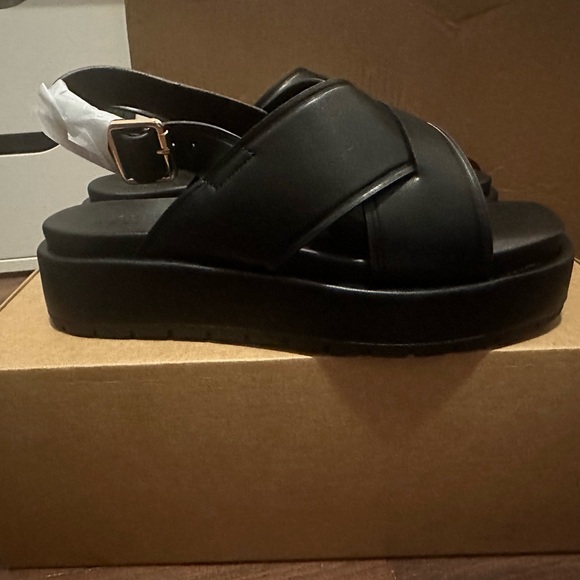 *BRAND NEW* ASOS black flat forms 9W US / 7W UK - Picture 2 of 4